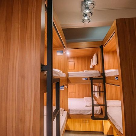 Хостел Bluewaters Pods 38 Hongkong St Сингапур Экстерьер фото